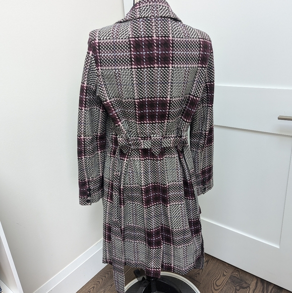 Cabi plaid cherry trench coat - Picture 4 of 4